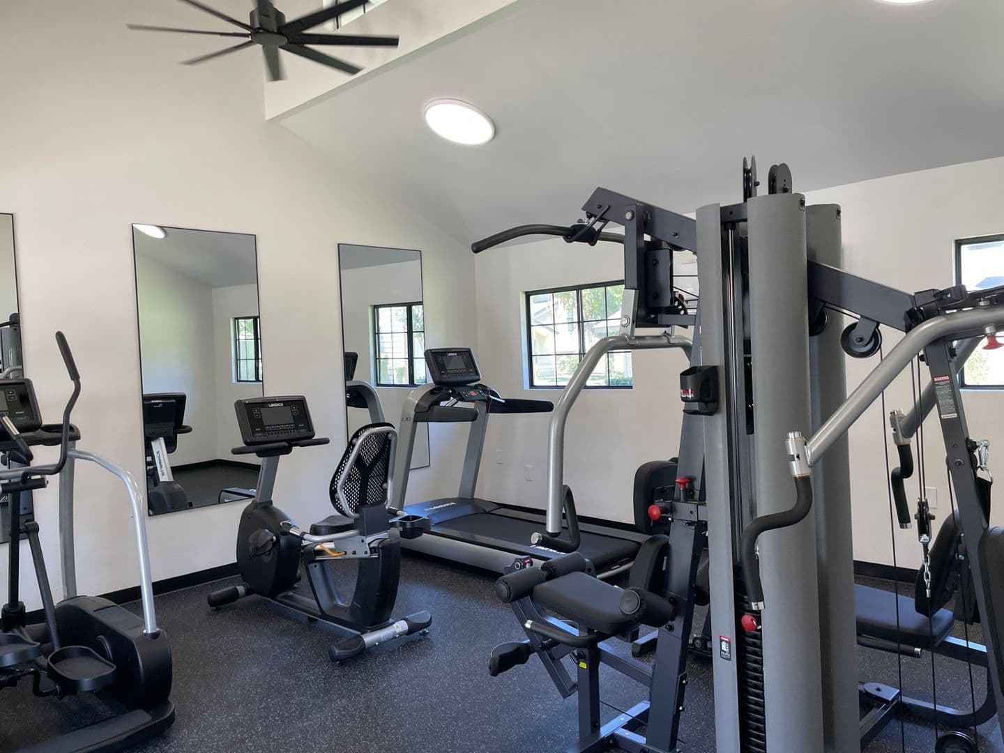 Bakersfield Apartment: 901 Mohawk St.