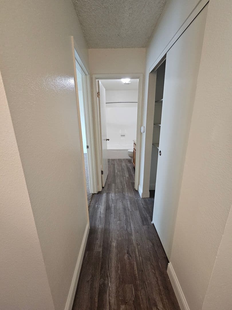 Fresno Apartment: 4918 N. Ninth