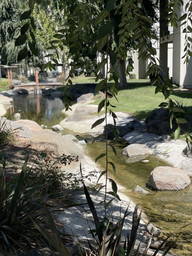 Bakersfield Apartment: 8200 Kroll Way