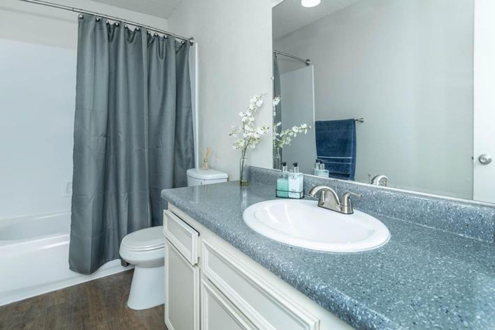 Clovis Apartment: 1201 Scott Ave.