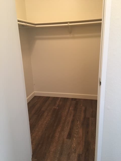 Lemoore Apartment: 333 E Cinnamon Dr.
