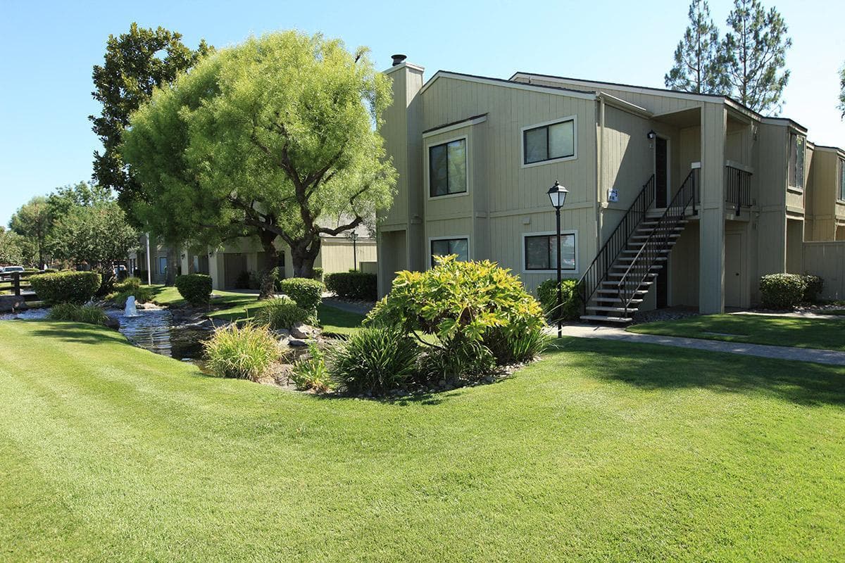Bakersfield Apartment: 8200 Kroll Way