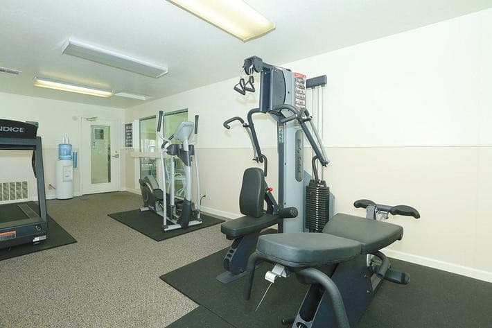 Fresno Apartment: 445 W Nees Ave