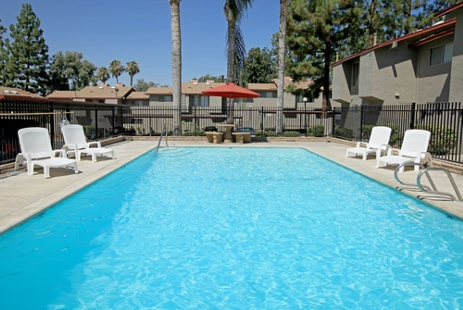 Bakersfield Apartment: 2401 Eric Way