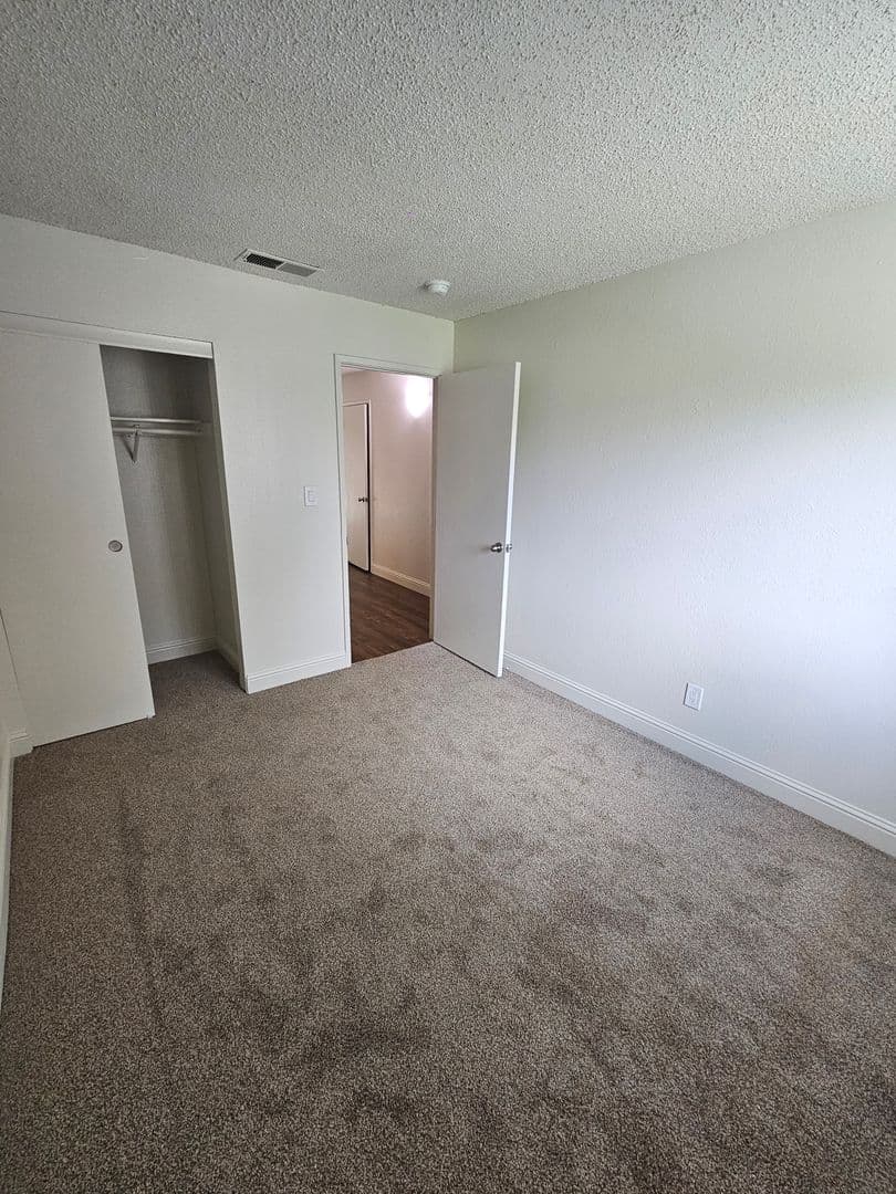 Fresno Apartment: 4918 N. Ninth