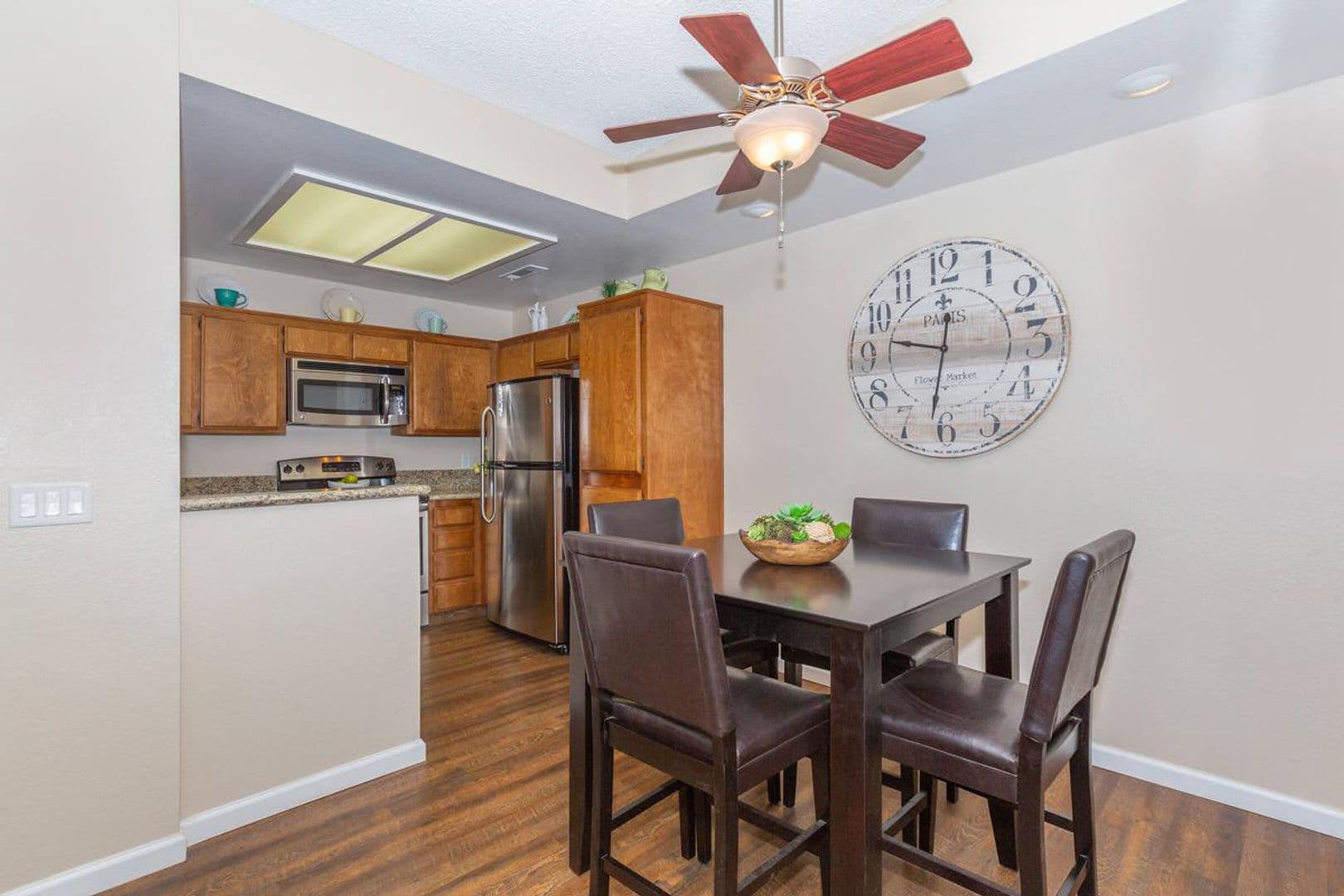 Bakersfield Apartment: 8101 Camino Media