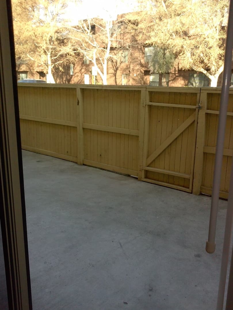 Bakersfield Apartment: 800 New Stine Road