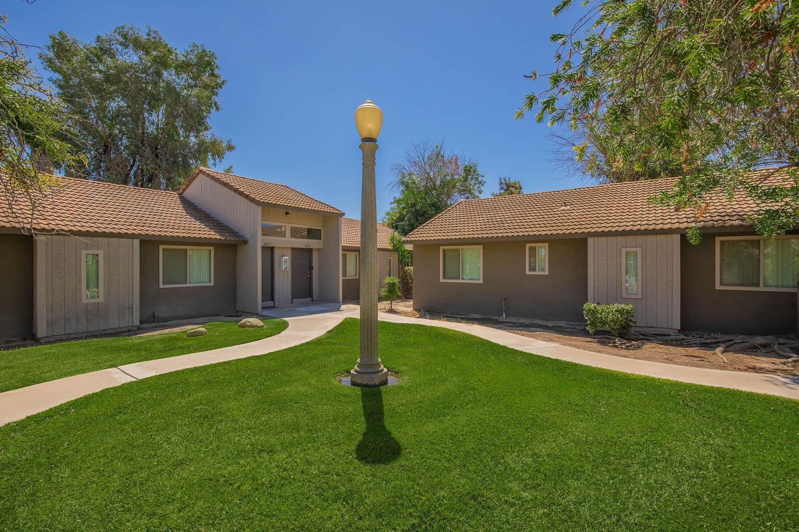 Hanford Apartment: 1071 Goleta Way