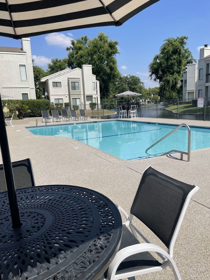 Bakersfield Apartment: 8200 Kroll Way