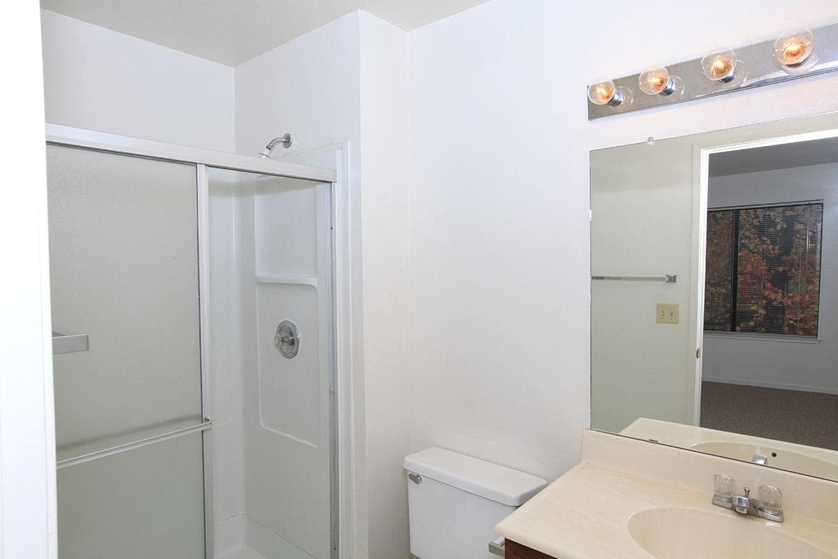 Bakersfield Apartment: 8200 Kroll Way