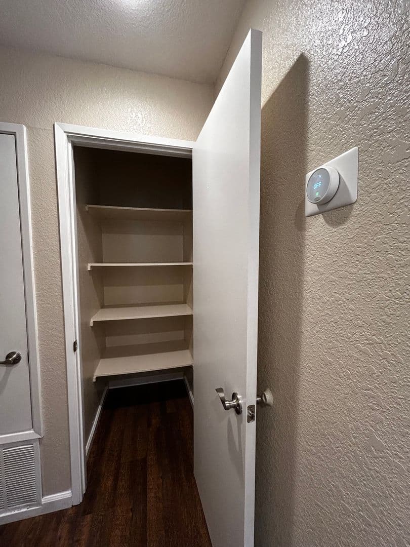 Bakersfield Apartment: 8101 Camino Media
