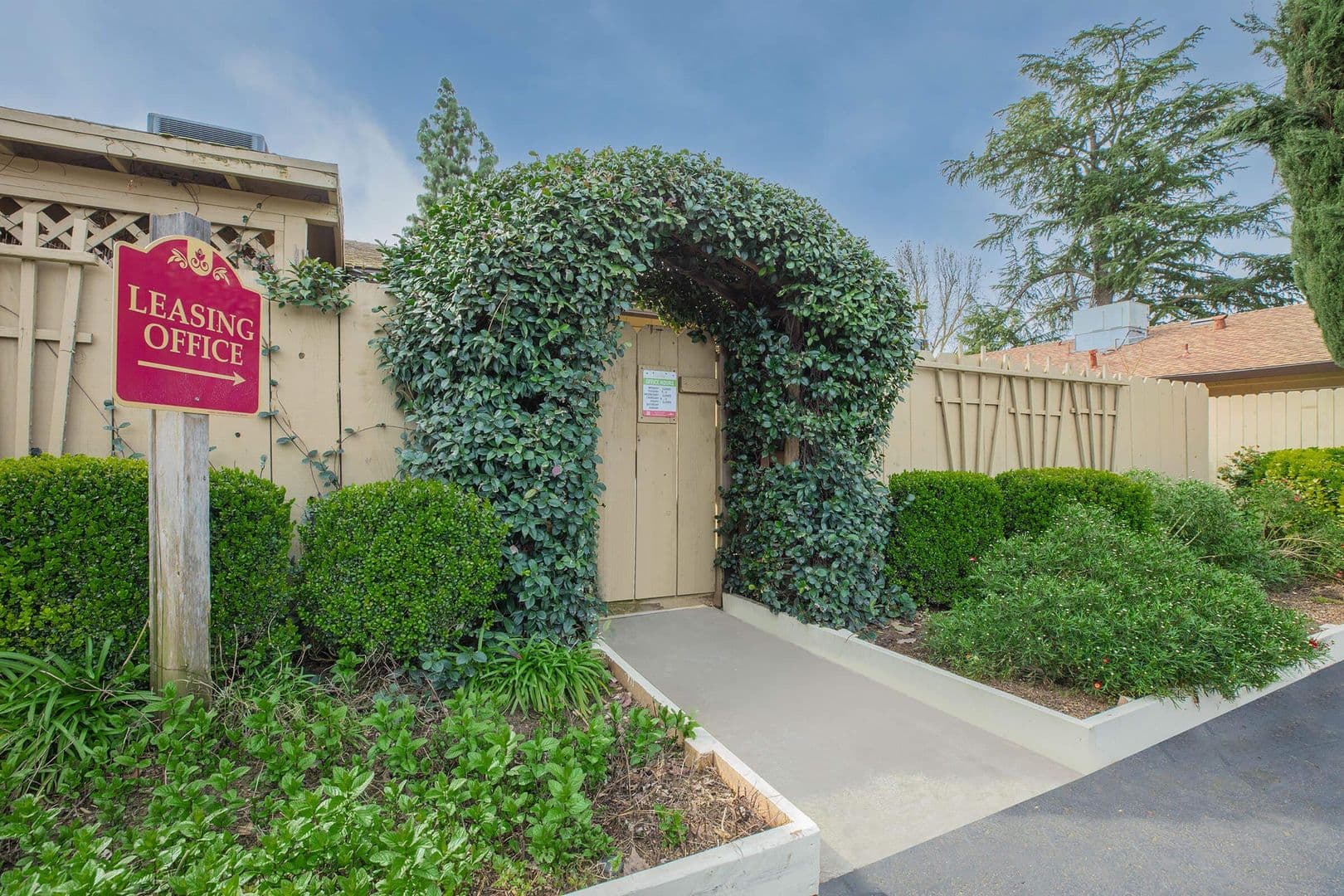 Merced Apartment: 3388 N. G St