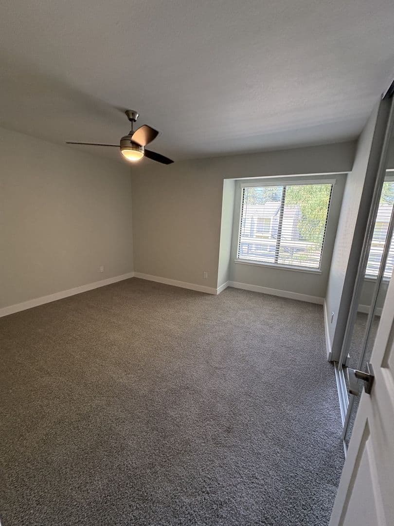 Bakersfield Apartment: 8200 Kroll Way