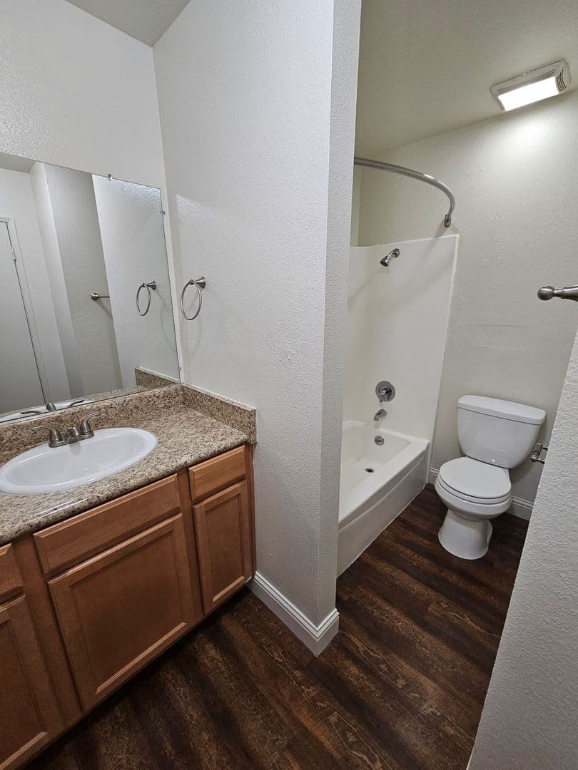 Fresno Apartment: 4918 N. Ninth