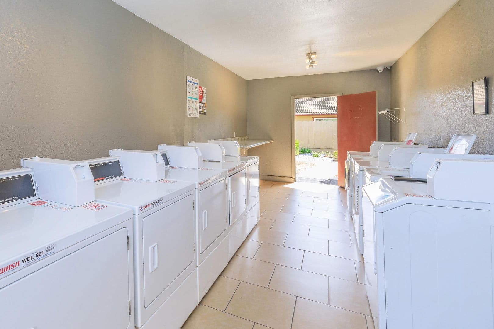 Merced Apartment: 3270 Meadows Ave.