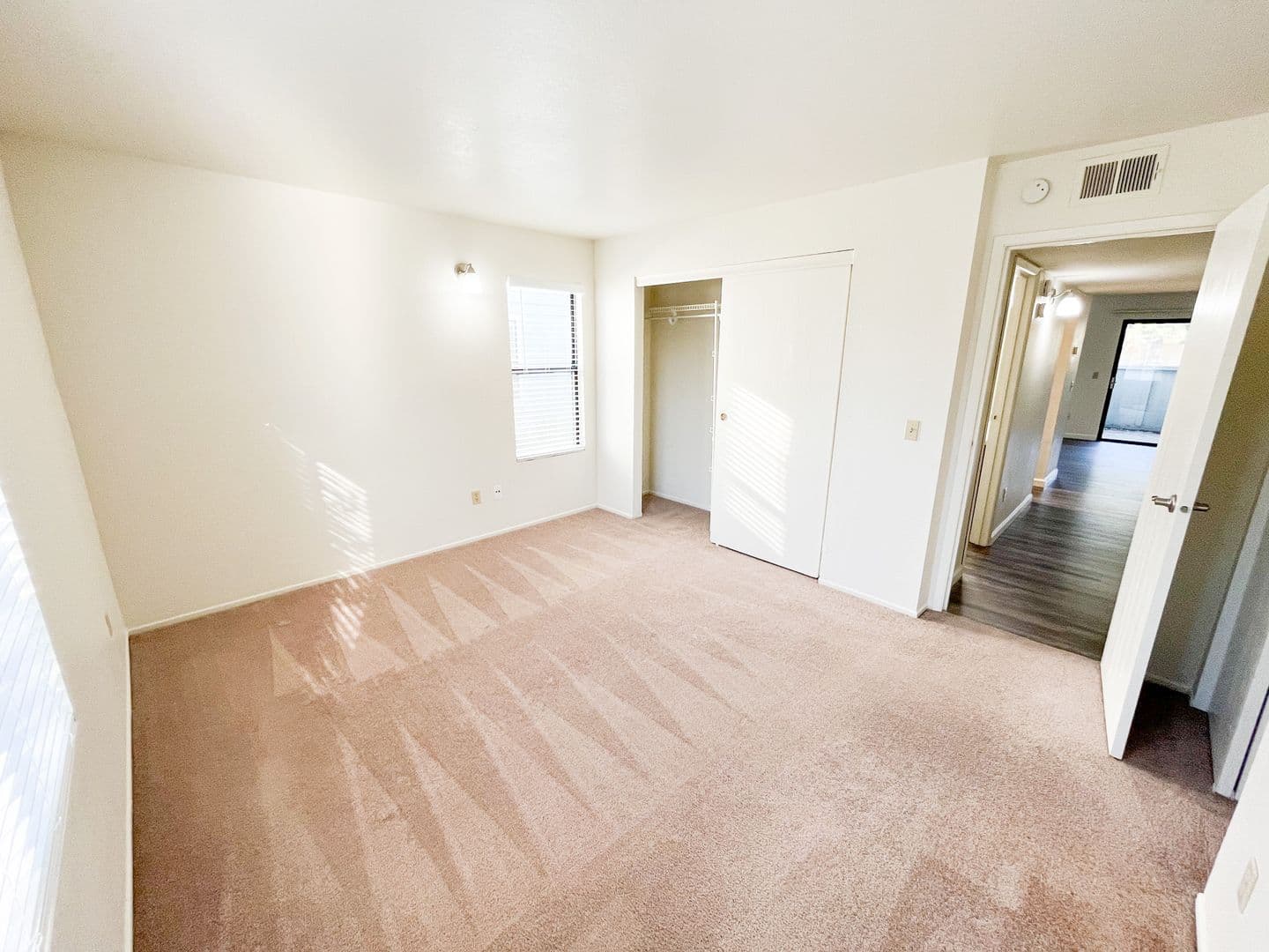 Fresno Apartment: 445 W Nees Ave