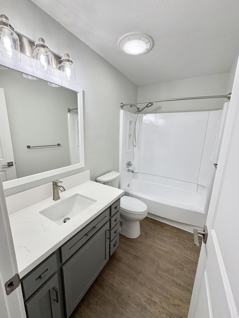 Bakersfield Apartment: 8200 Kroll Way