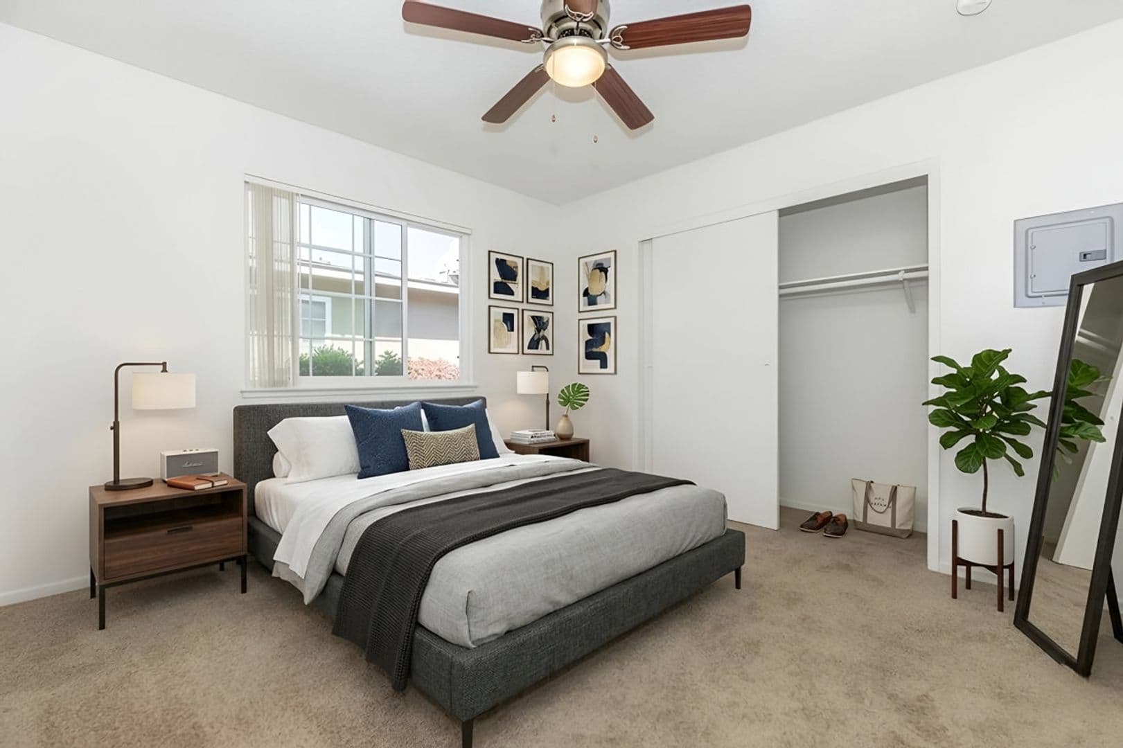 Clovis Apartment: 1108 Villa Ave.