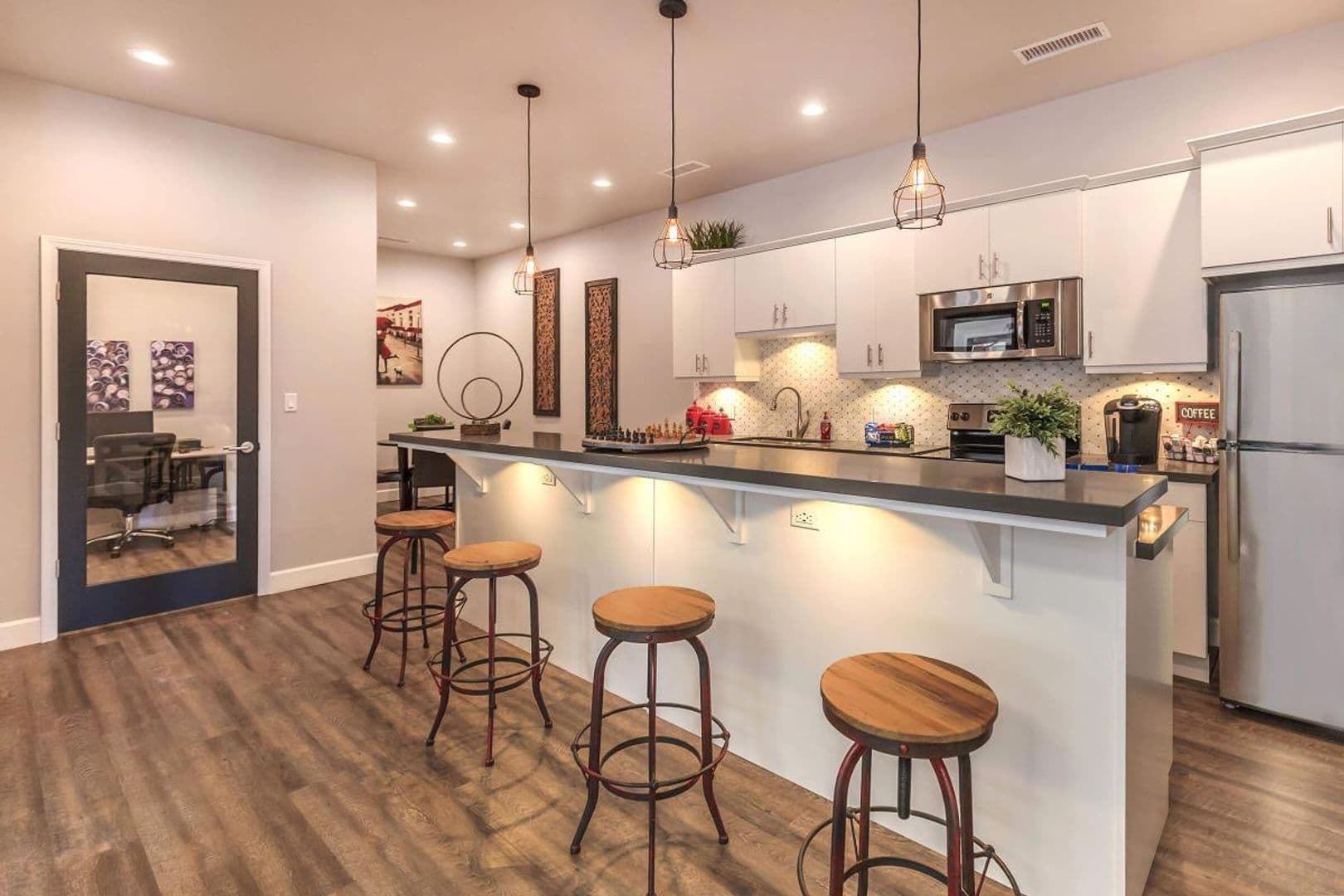 Clovis Apartment: 1201 Scott Ave.