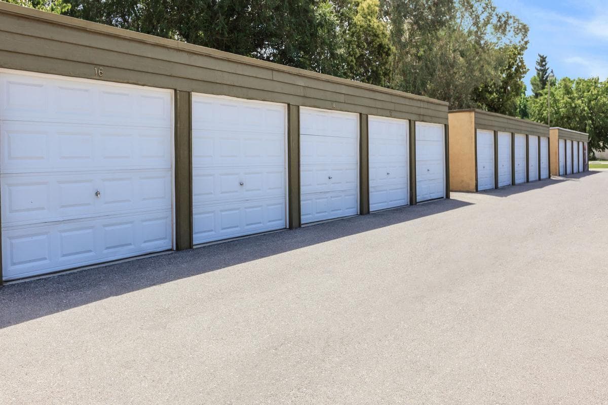 Bakersfield Apartment: 800 New Stine Road
