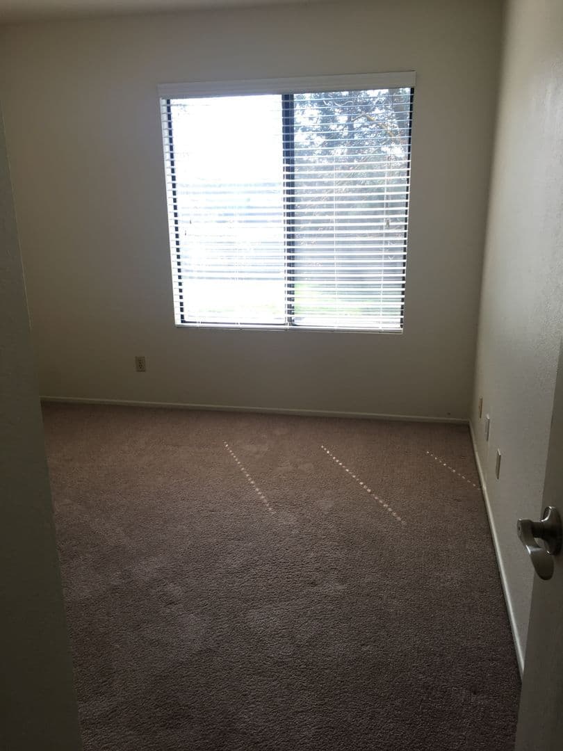 Fresno Apartment: 445 W Nees Ave