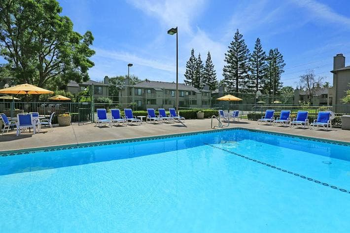 Fresno Apartment: 445 W Nees Ave