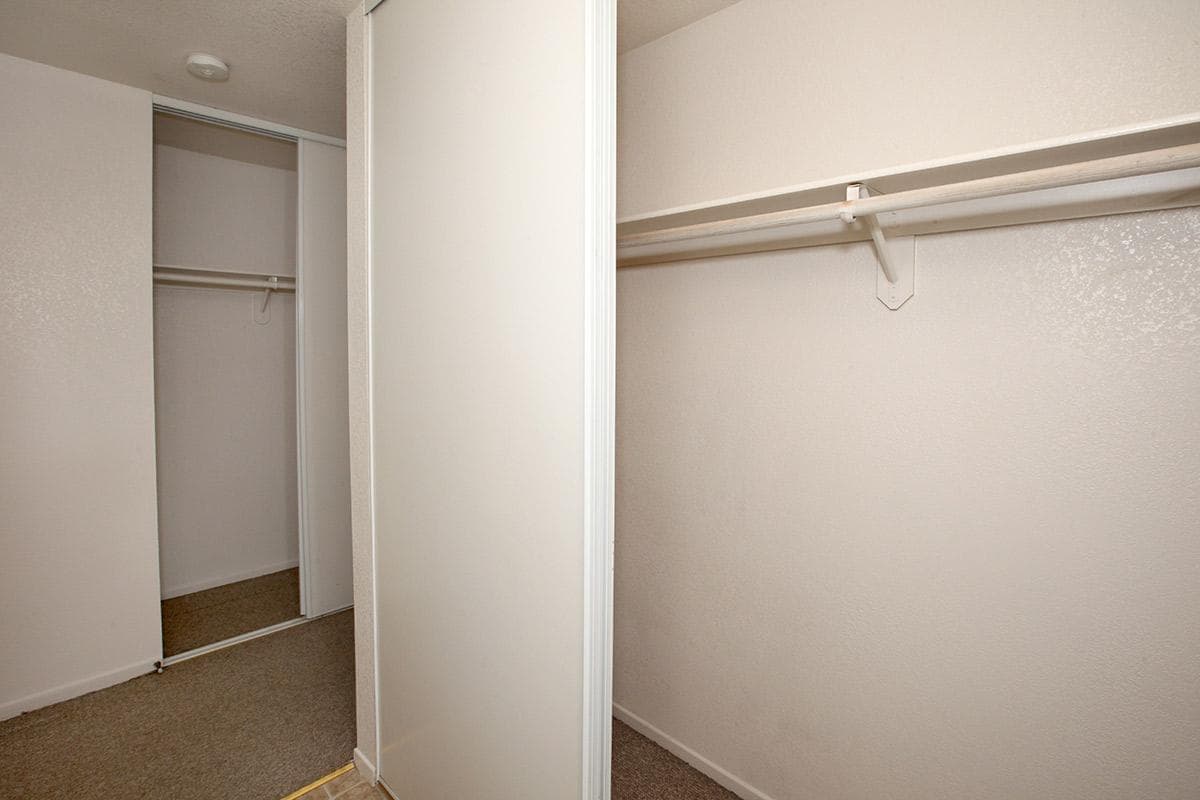 Bakersfield Apartment: 8200 Kroll Way