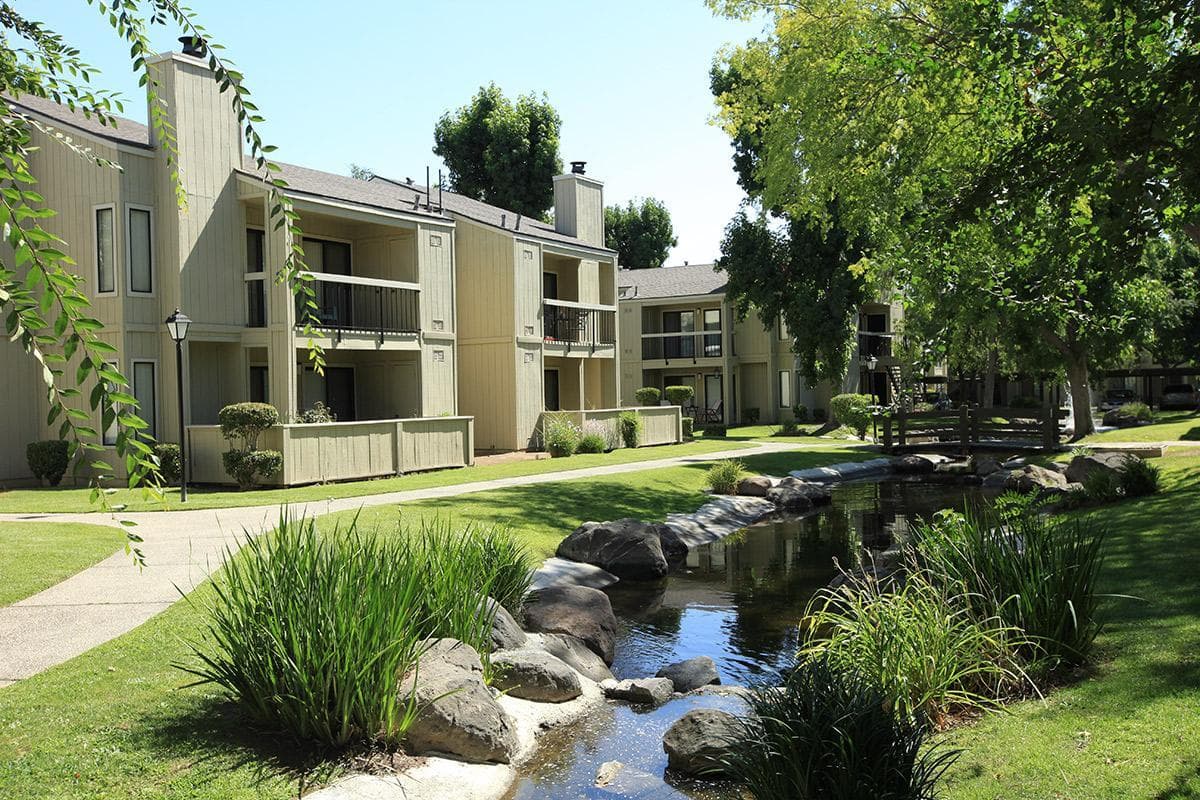 Bakersfield Apartment: 8200 Kroll Way