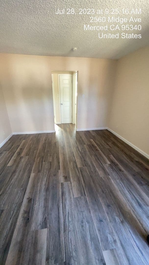 Merced Apartment: 2560 Midge Ave.