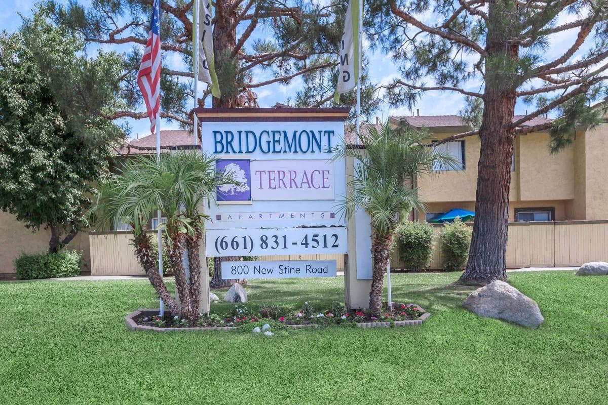 Bakersfield Apartment: 800 New Stine Road