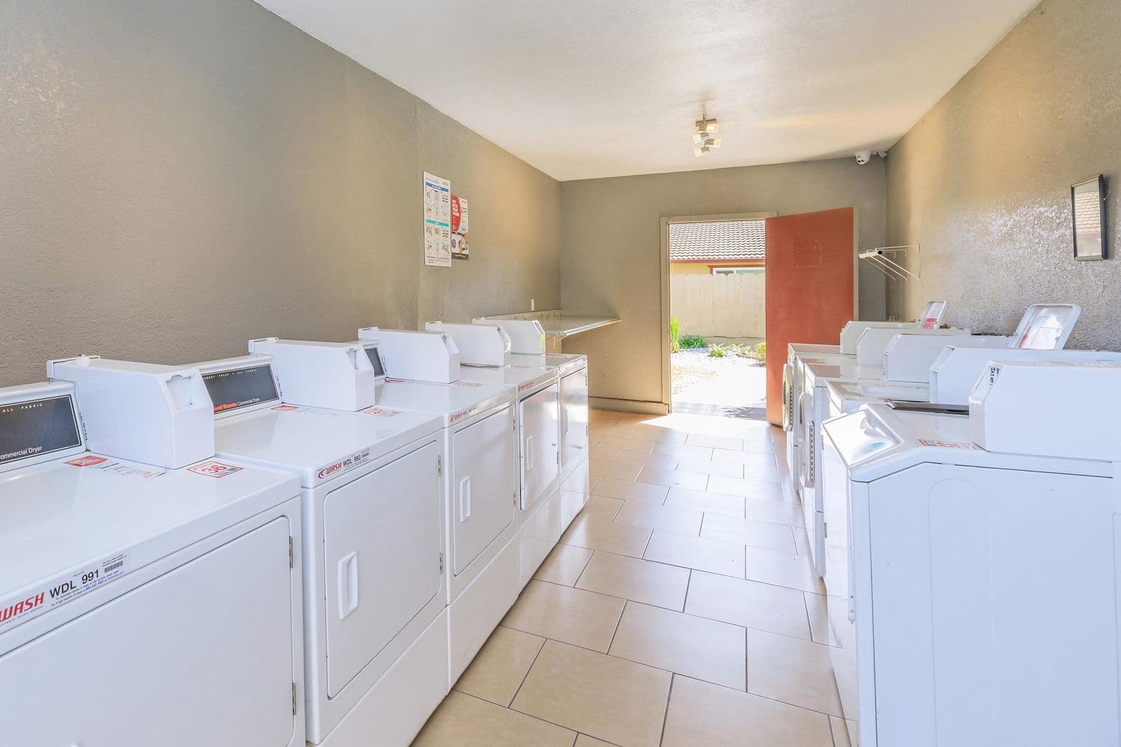 Merced Apartment: 3270 Meadows Ave.