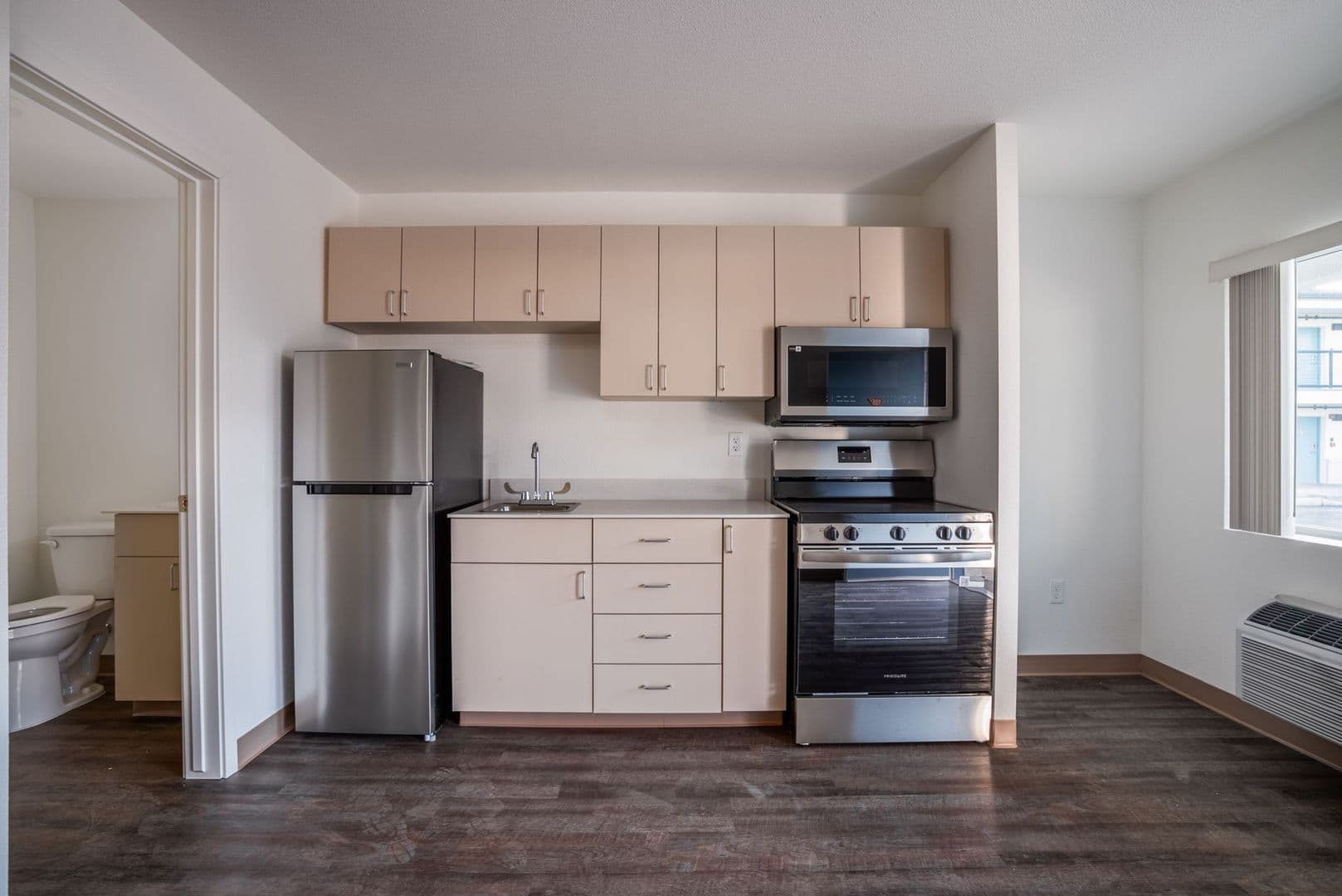 Fresno Apartment: 1840 Broadway Street