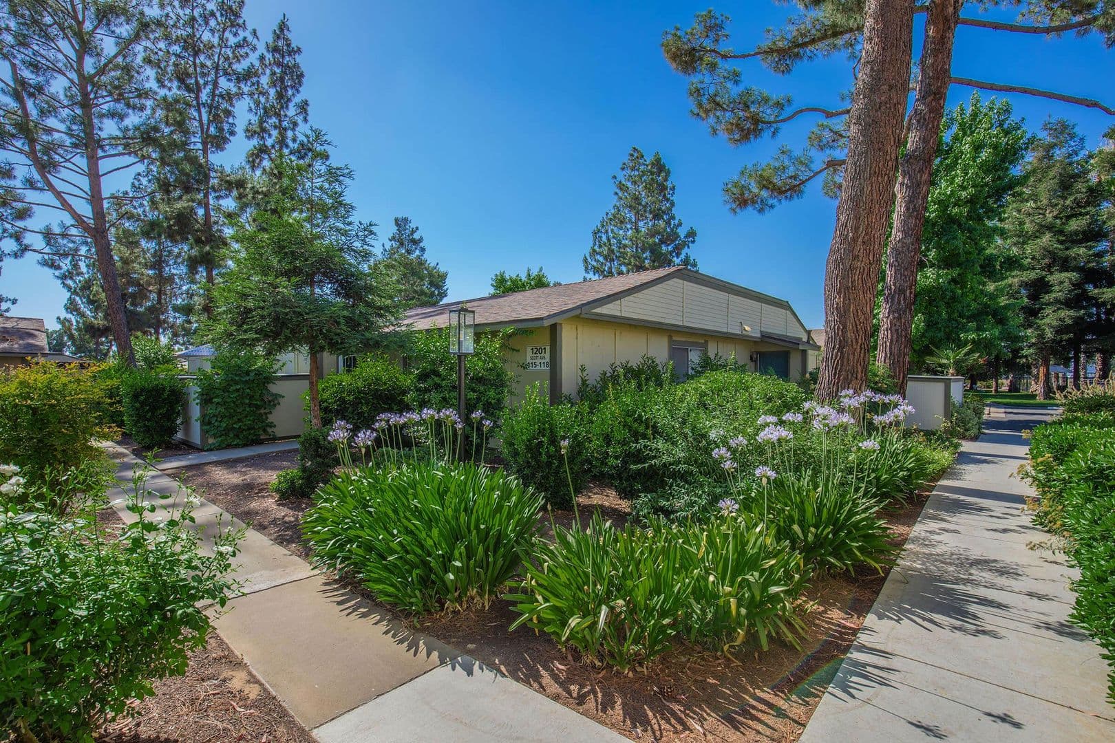 Clovis Apartment: 1201 Scott Ave.