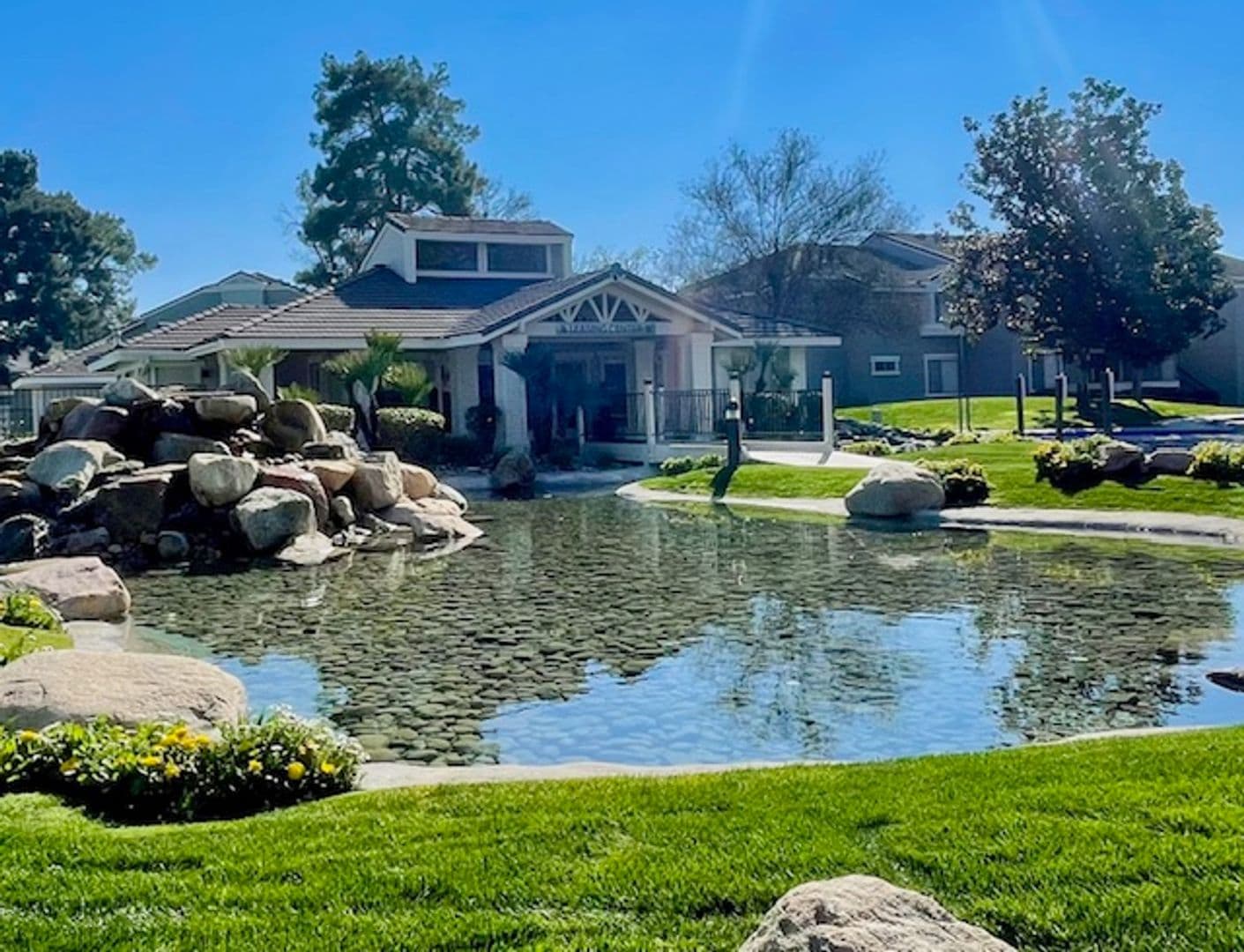 Bakersfield Apartment: 8101 Camino Media