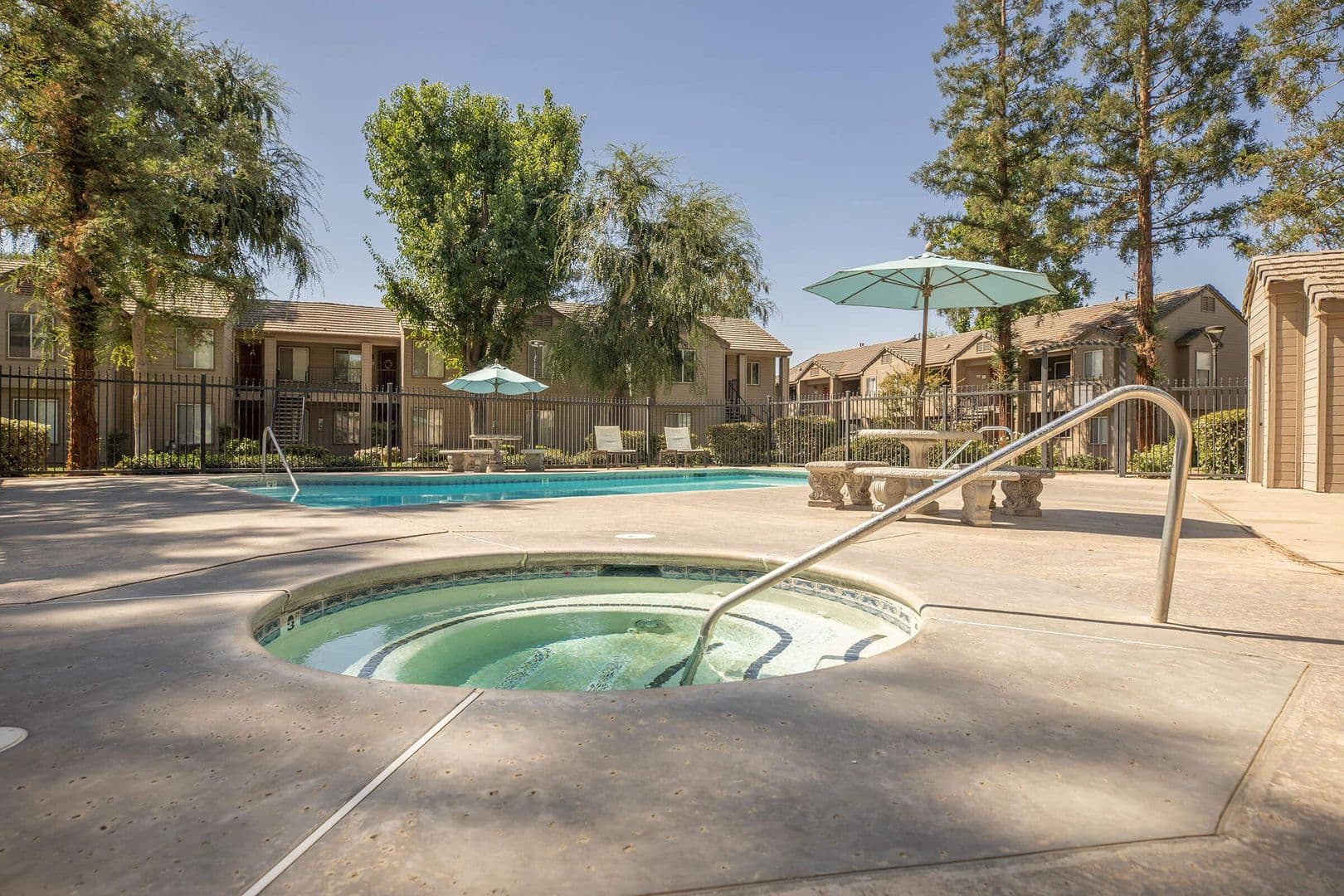 Clovis Apartment: 100 Fowler Ave.