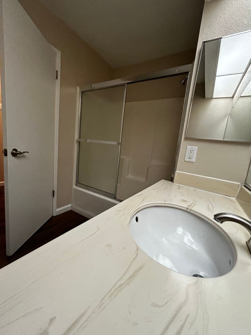 Bakersfield Apartment: 8101 Camino Media