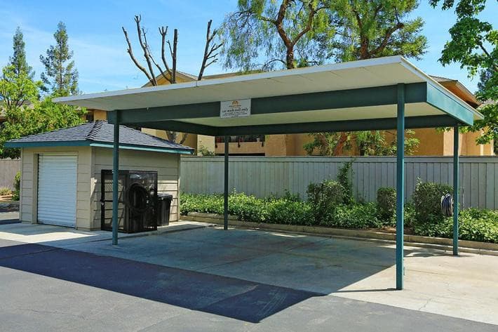Fresno Apartment: 445 W Nees Ave