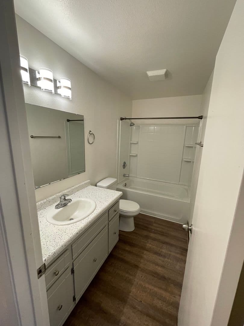 Merced Apartment: 3388 N. G St