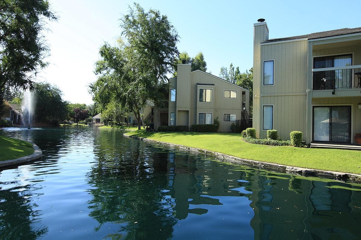 Bakersfield Apartment: 8200 Kroll Way