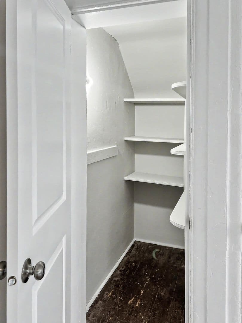 West Chester Apartment: 130 E Chestnut St