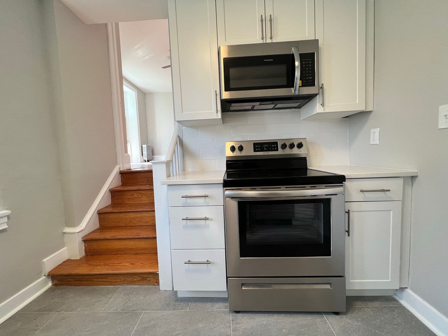 Media Apartment: 327 Meetinghouse Ln