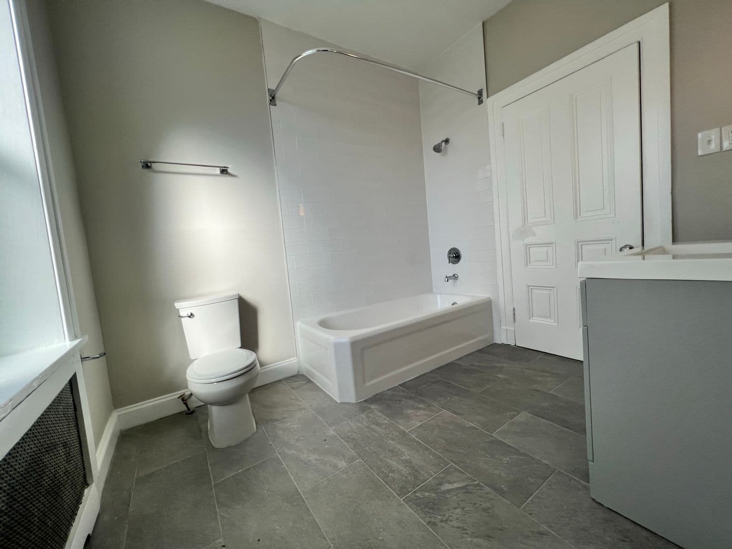 Media Apartment: 327 Meetinghouse Ln