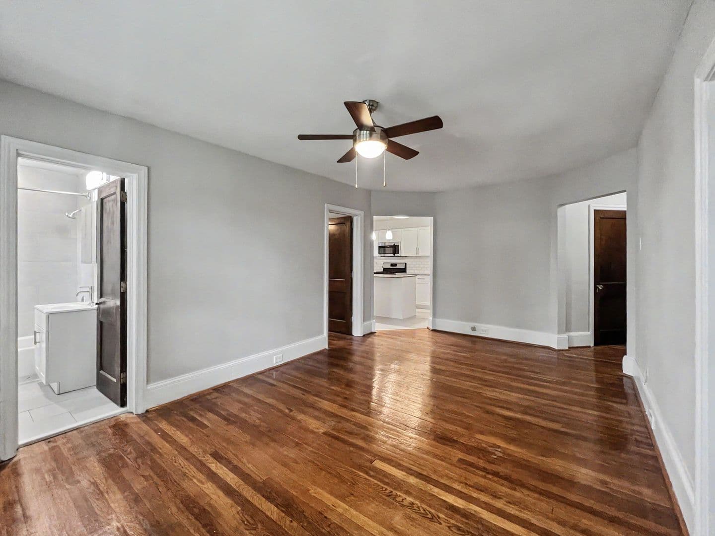 Wayne Apartment: 223 Bloomingdale Ave