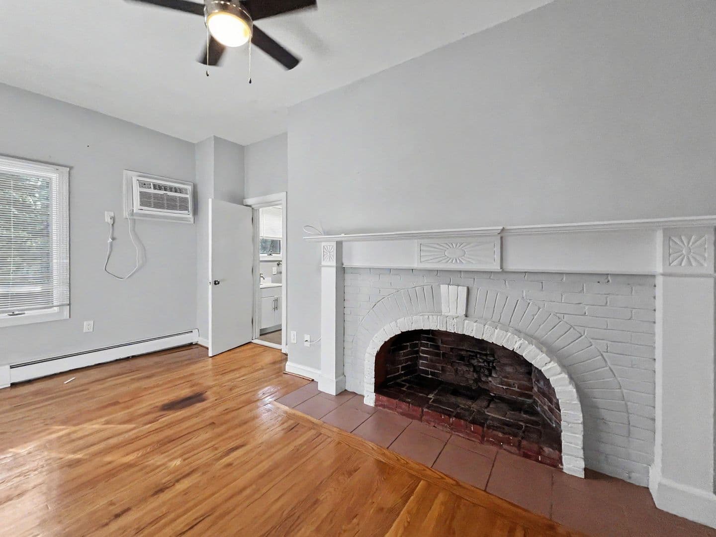 Wayne Apartment: 114 Walnut Ave