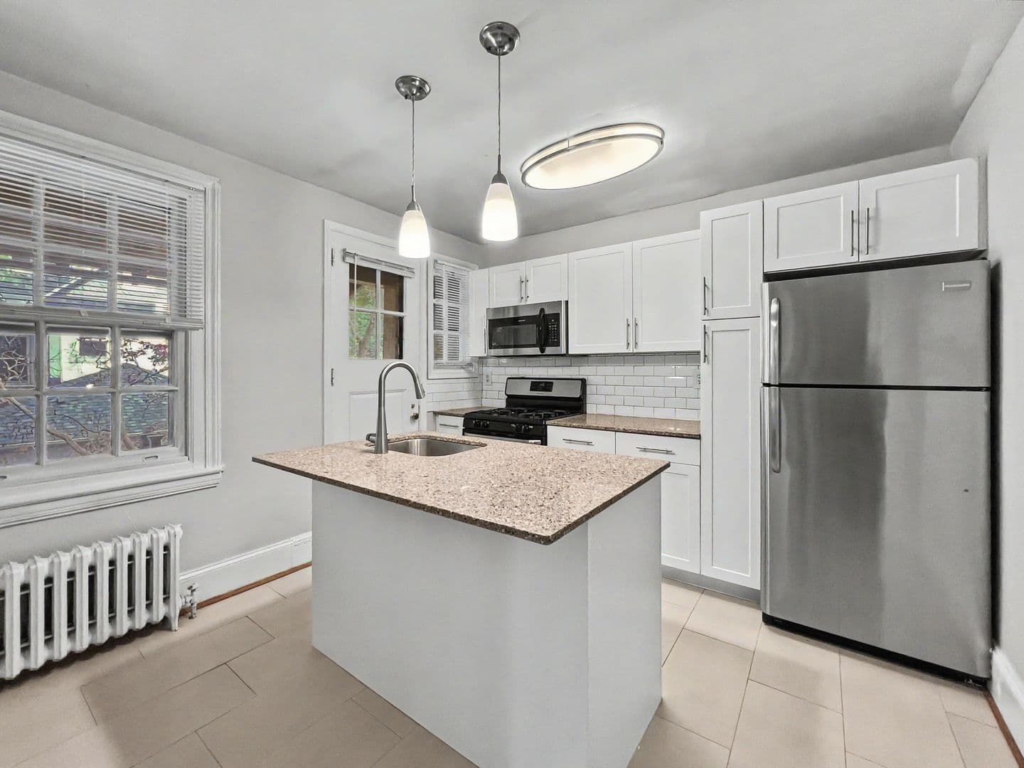 Wayne Apartment: 223 Bloomingdale Ave