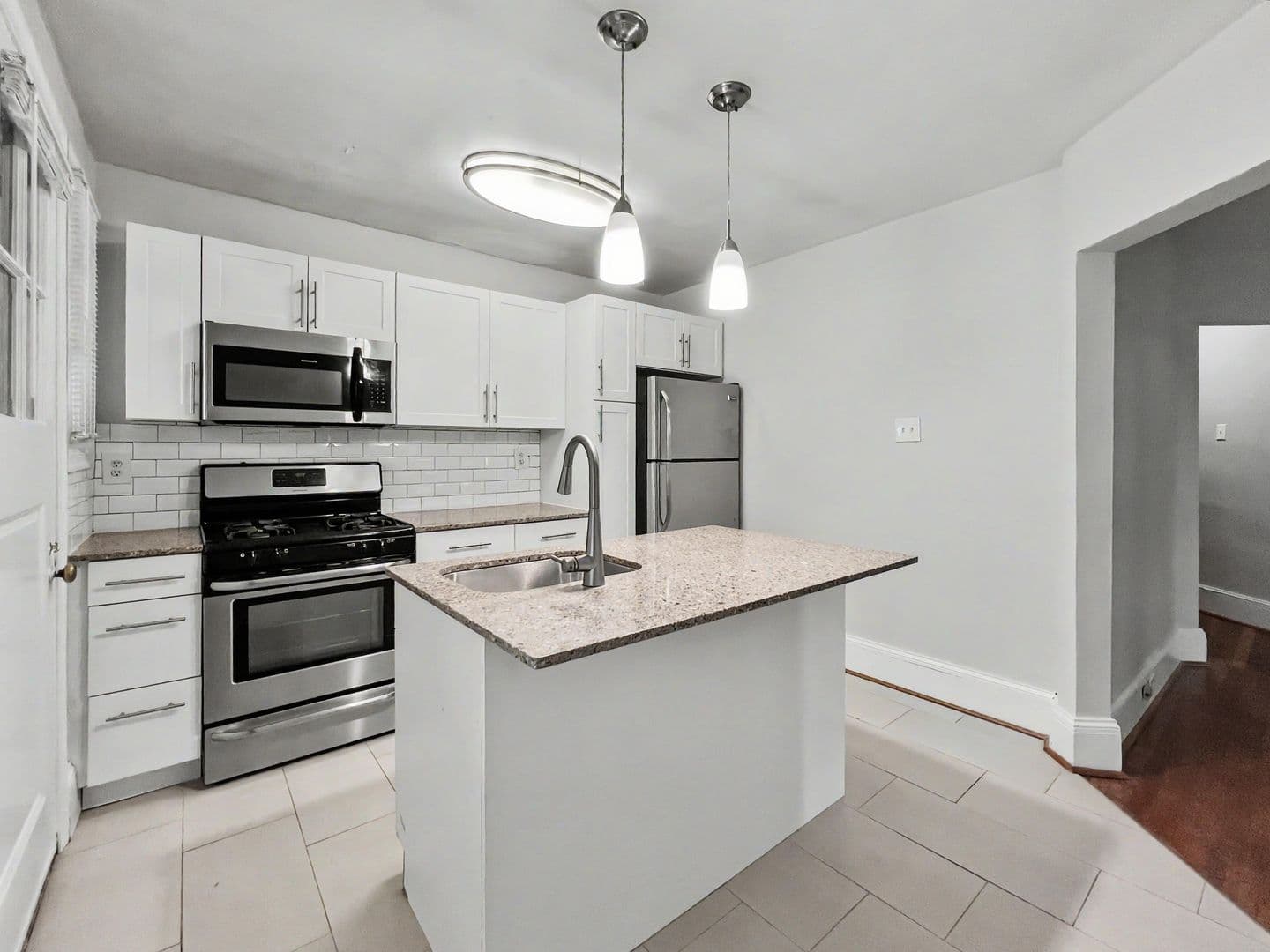 Wayne Apartment: 223 Bloomingdale Ave
