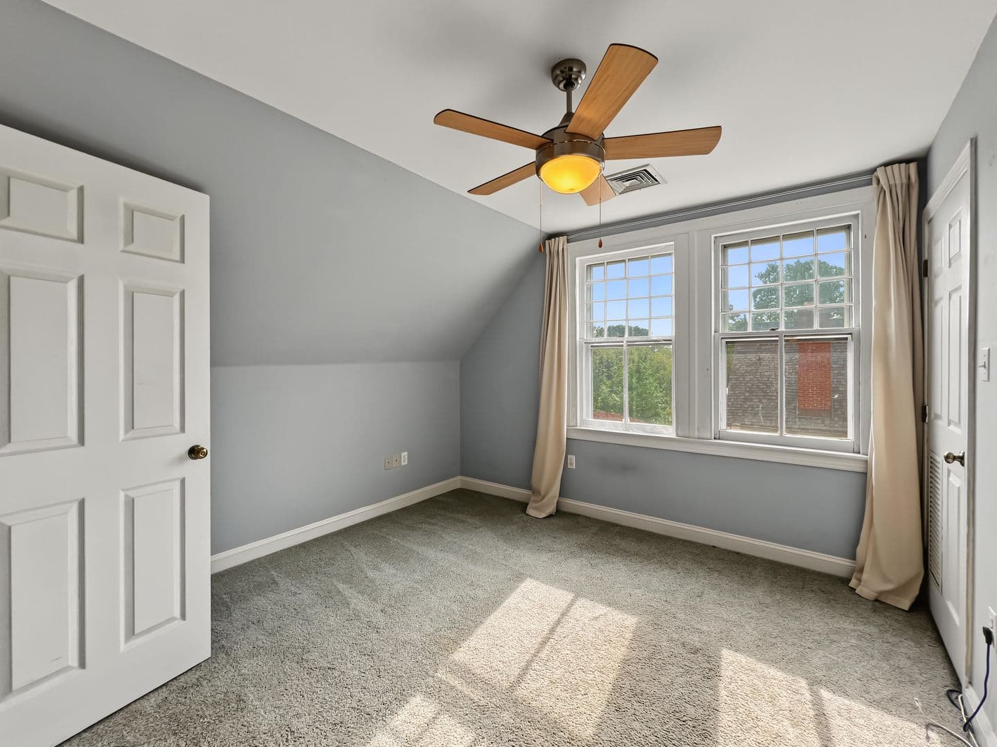 Wayne Apartment: 300 N Wayne Ave