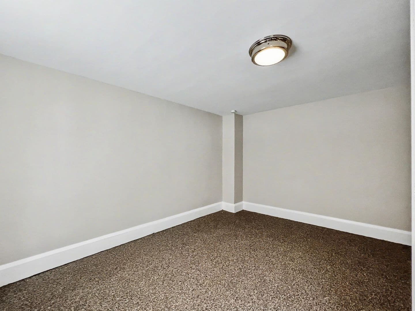 West Chester Apartment: 130 E Chestnut St