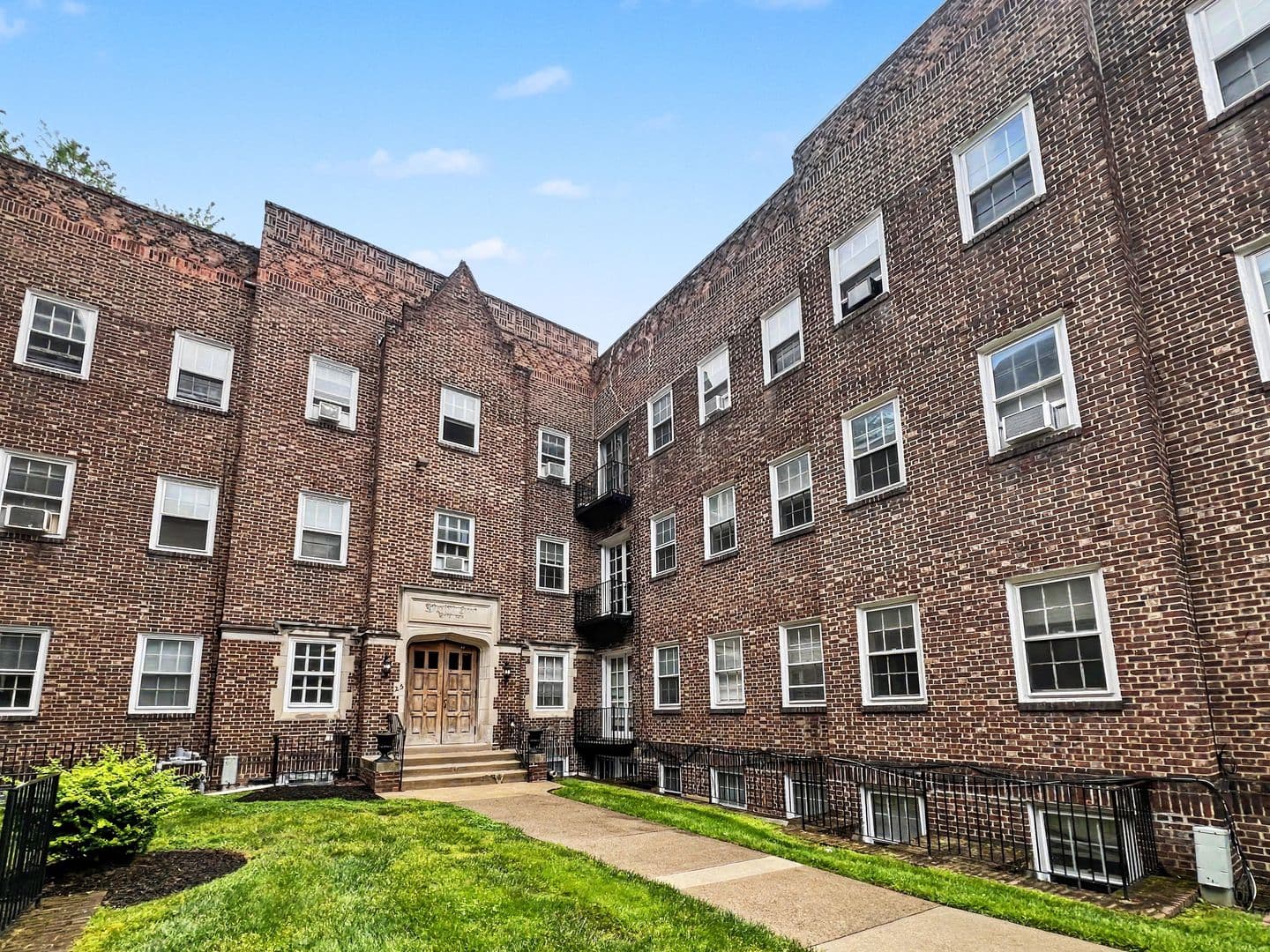 Bala Cynwyd Apartment: 25 Old Lancaster Road