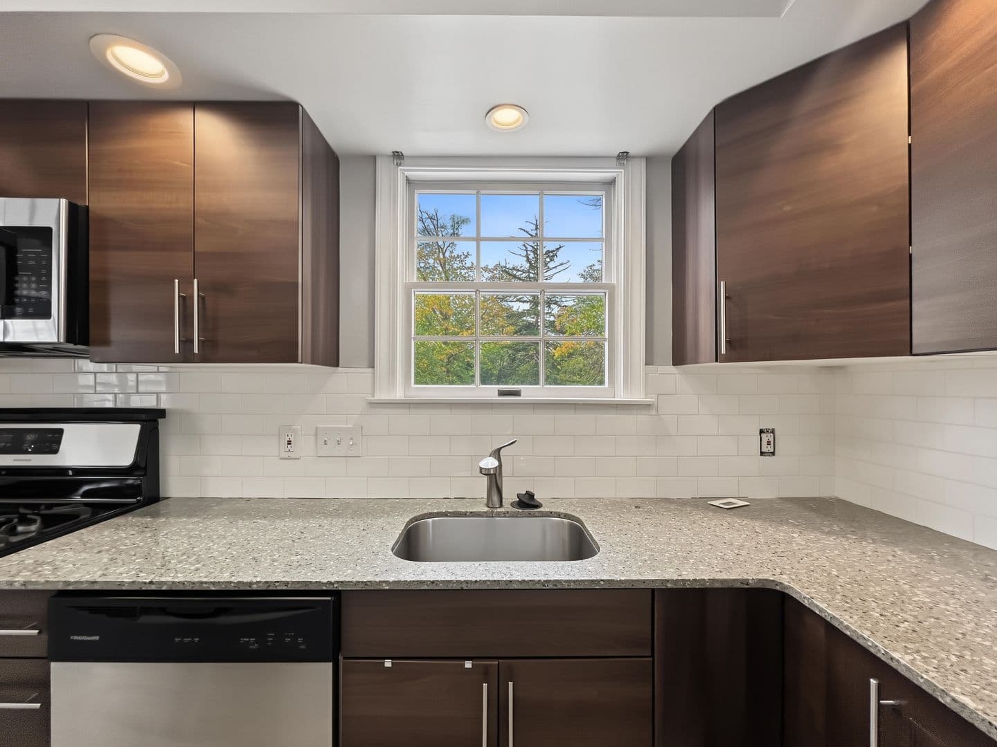 Wayne Apartment: 300 N Wayne Ave